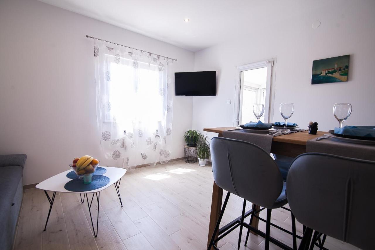 Family Apartments Brach Bol Extérieur photo