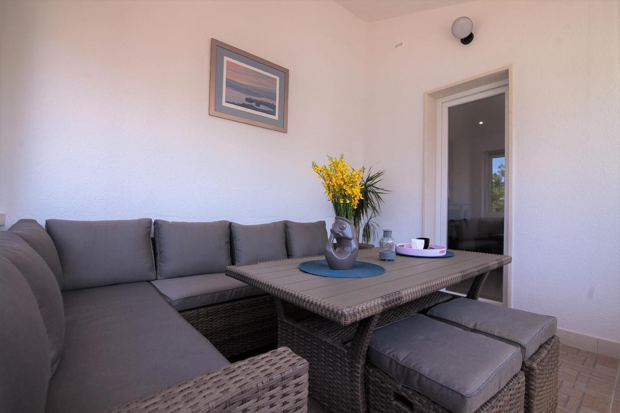 Family Apartments Brach Bol Extérieur photo