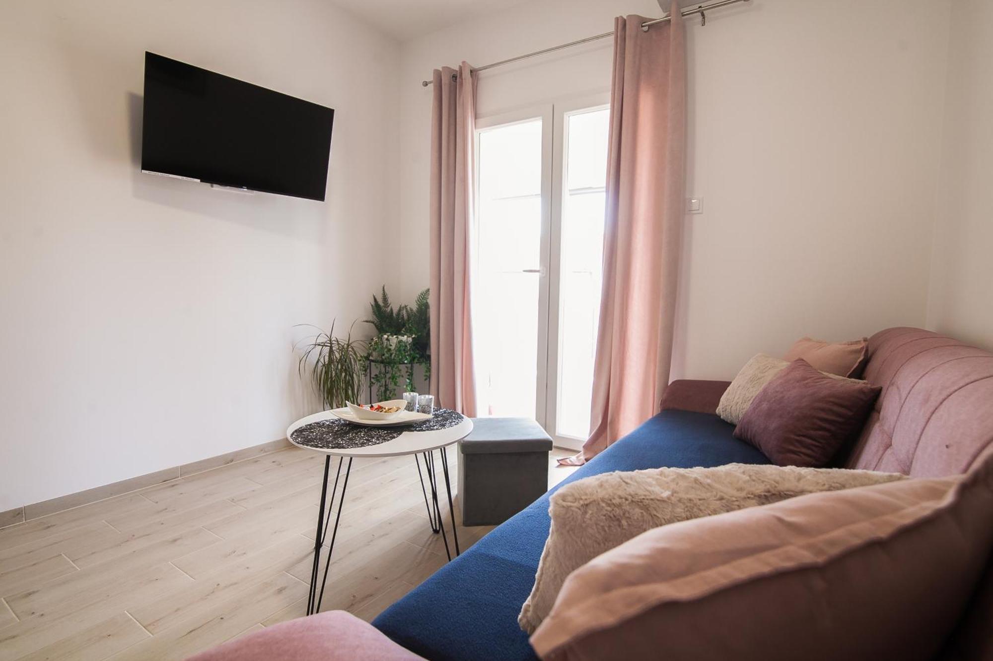 Family Apartments Brach Bol Extérieur photo