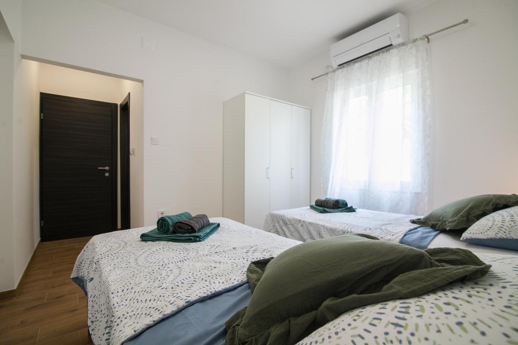 Family Apartments Brach Bol Extérieur photo
